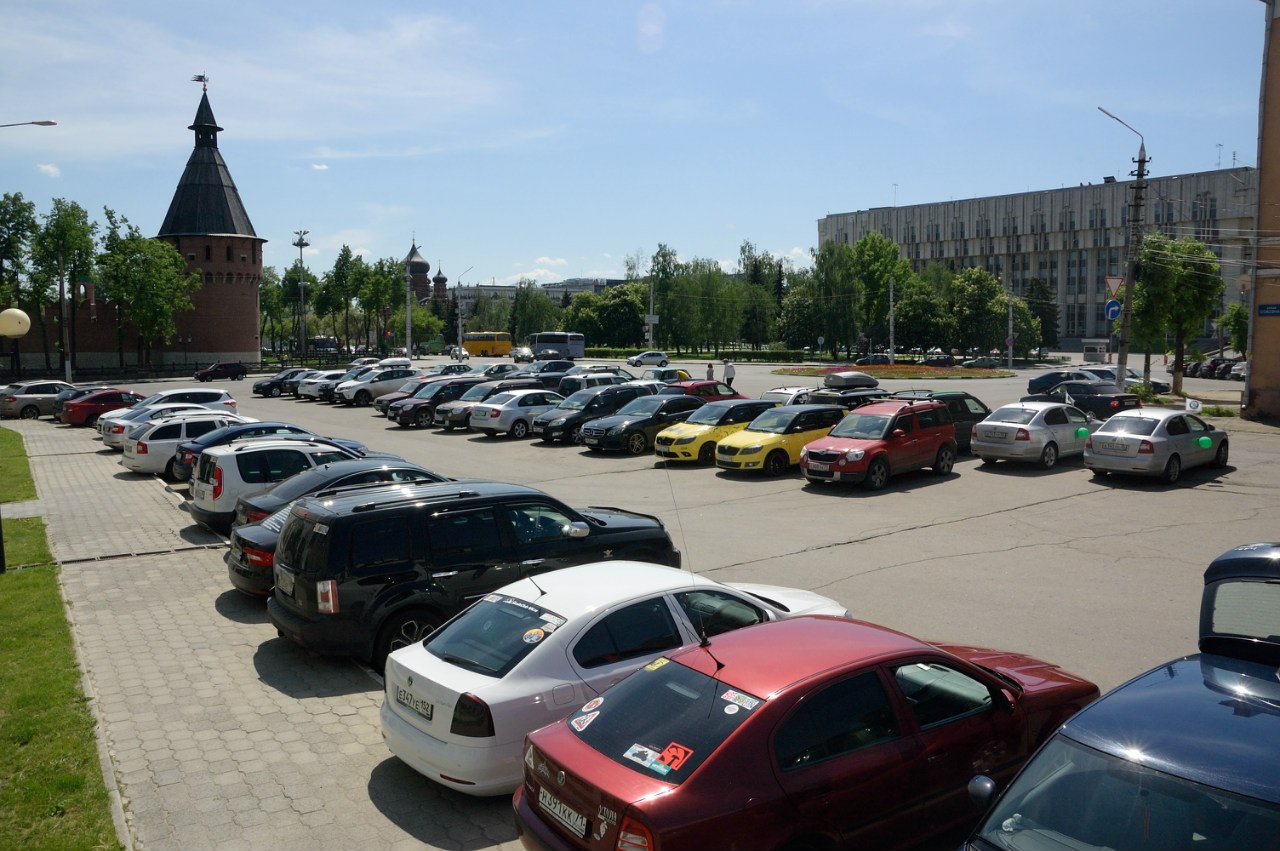 Парковки около тульского Кремля